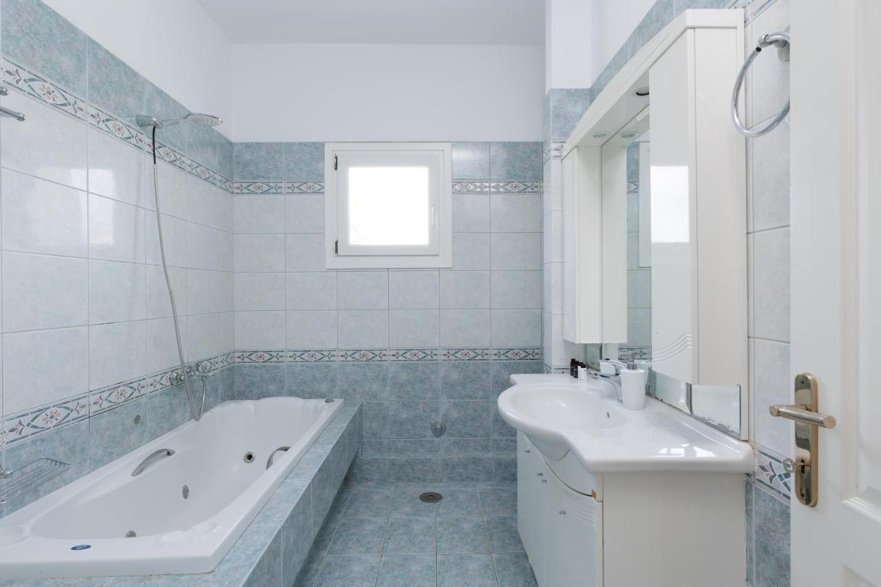 Country Villa Verde - 2Floor Family Home Kouramaditika エクステリア 写真