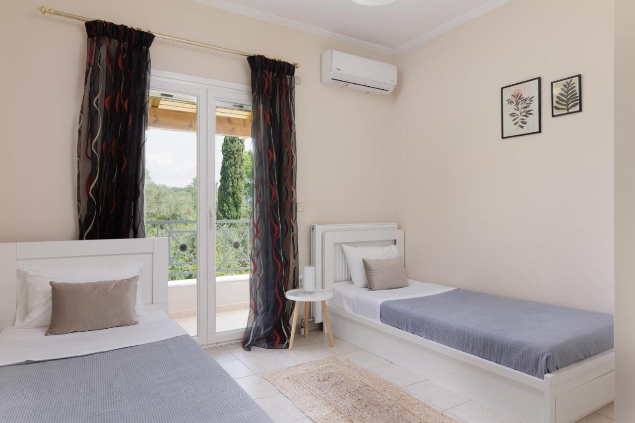 Country Villa Verde - 2Floor Family Home Kouramaditika エクステリア 写真