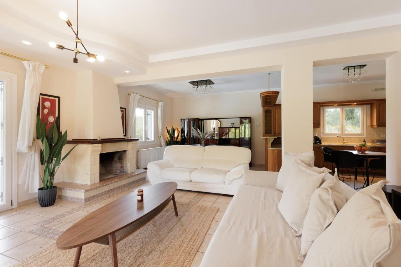 Country Villa Verde - 2Floor Family Home Kouramaditika エクステリア 写真