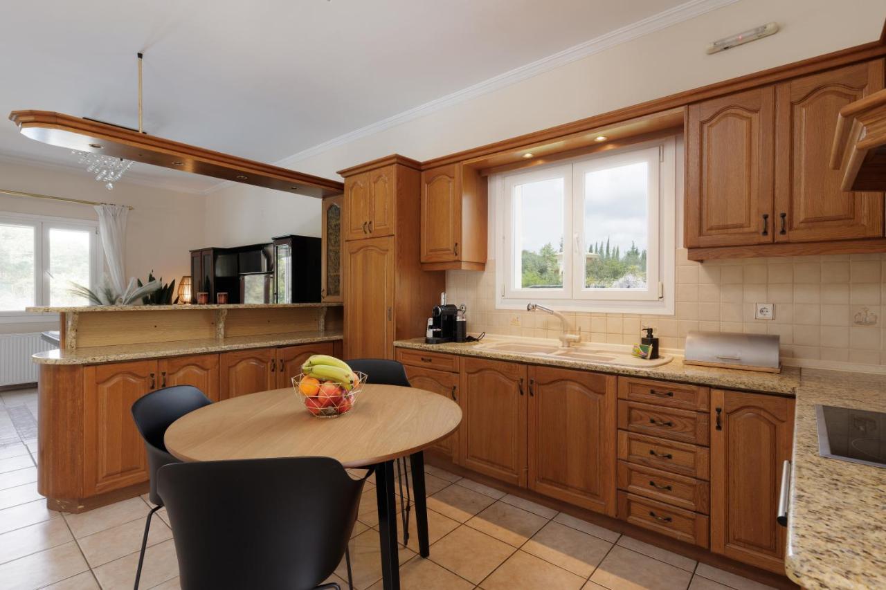 Country Villa Verde - 2Floor Family Home Kouramaditika エクステリア 写真