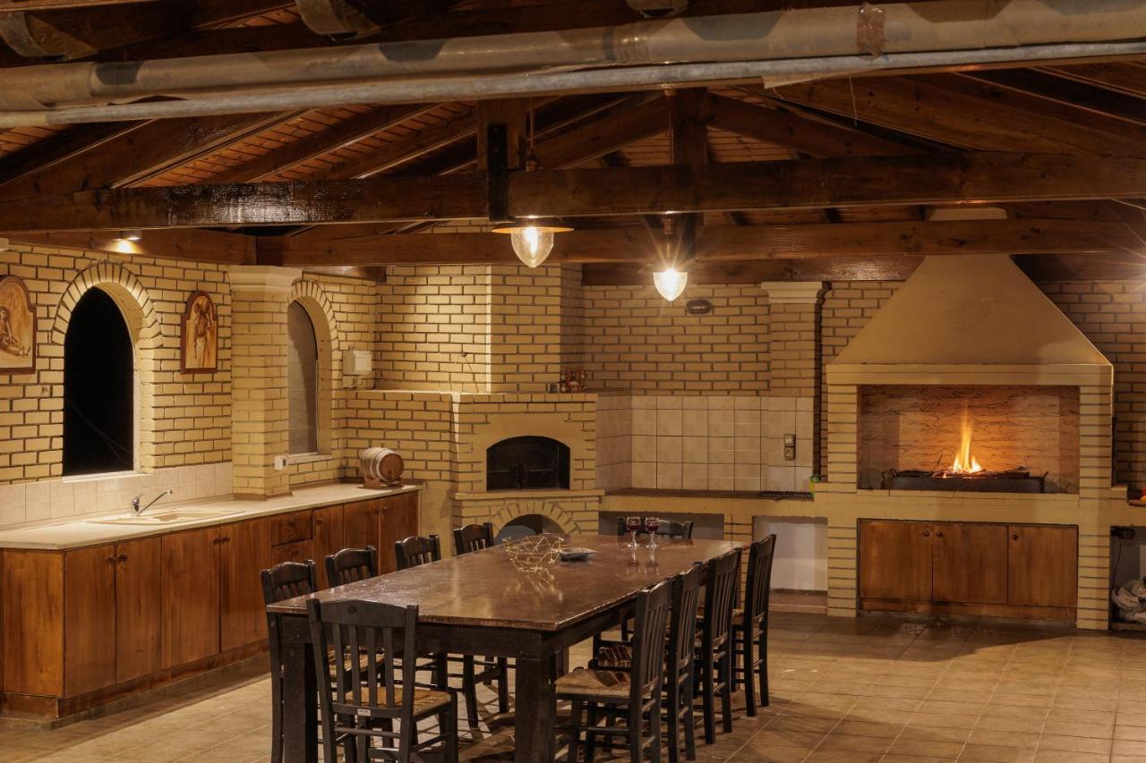 Country Villa Verde - 2Floor Family Home Kouramaditika エクステリア 写真